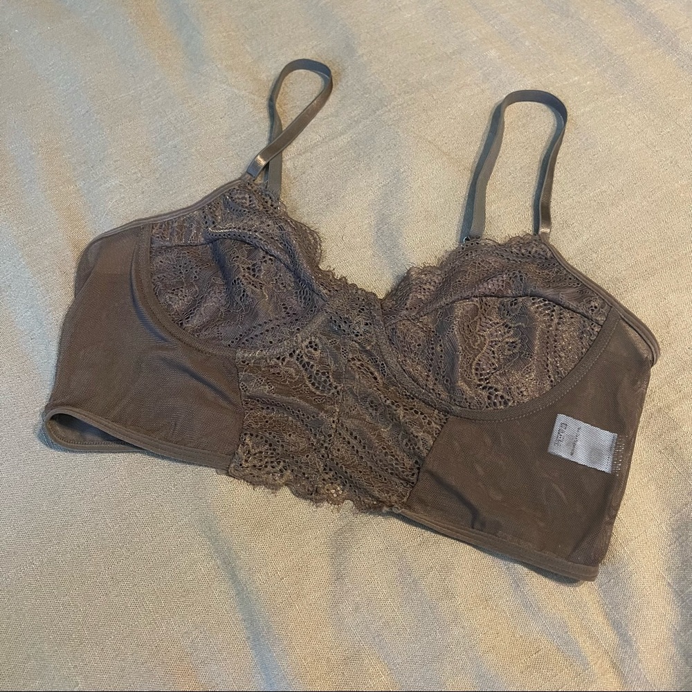 SHEIN Lace Bra-like Crop Top
